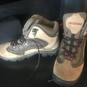 Women’s Columbia hiking boots